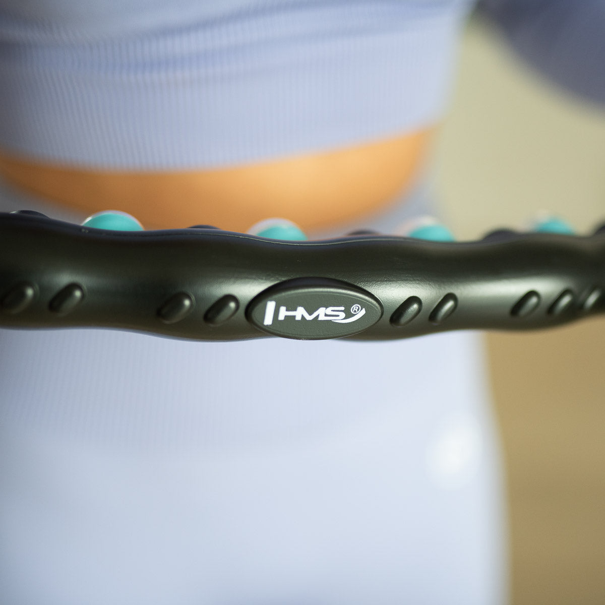 Black-blue hula hop masujący z magnesami 98cm HHP006 Hms