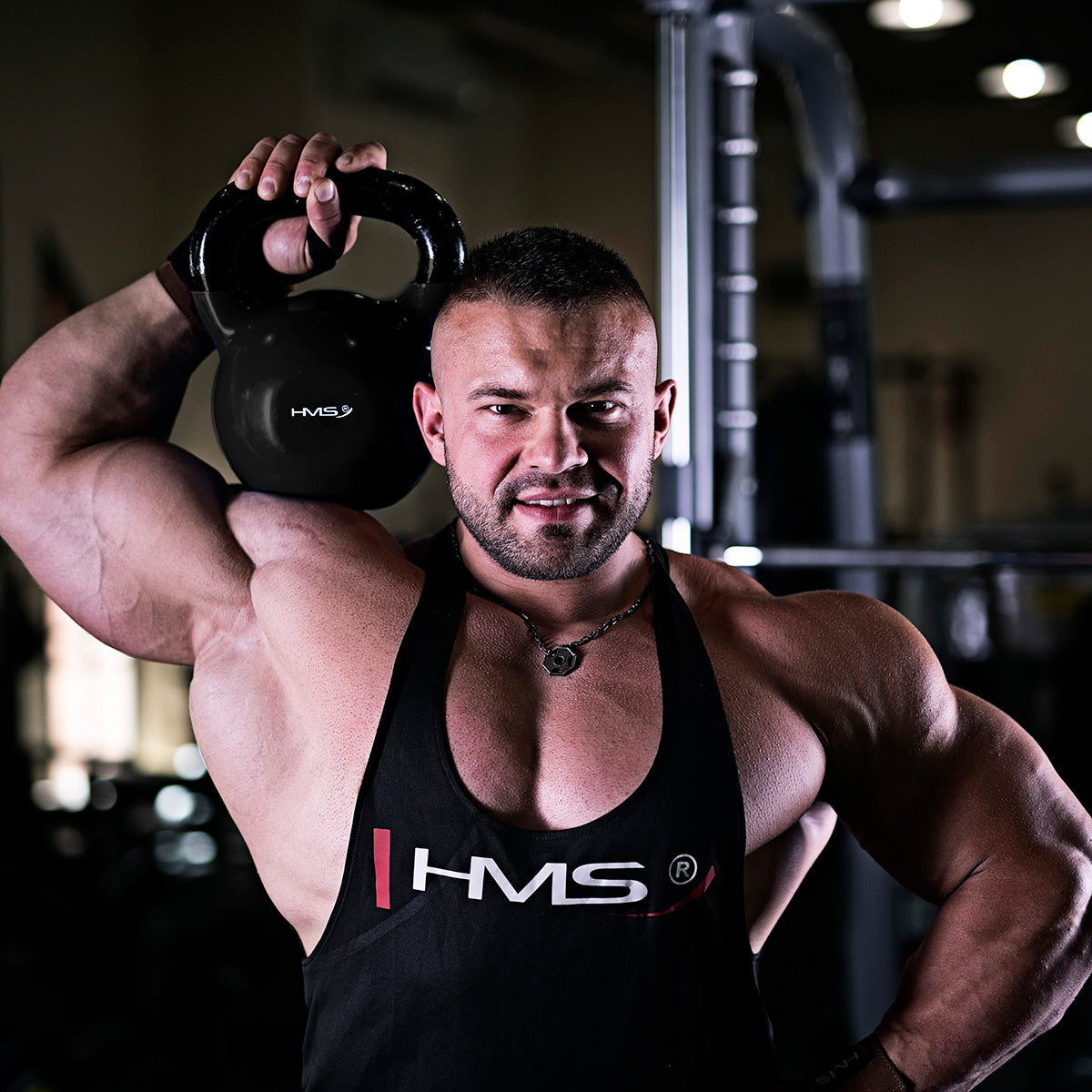 Black kettlebell żeliwny pokryty winylem KNV06 Hms