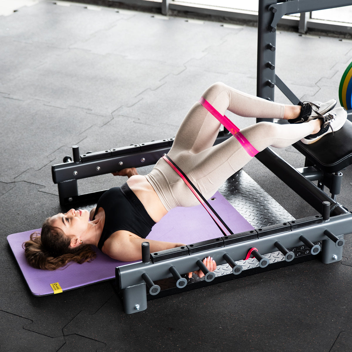 Stojak multifunkcyjny z platformą do podnoszenia ciężarów i hip thrust commercial SMP01 Hms