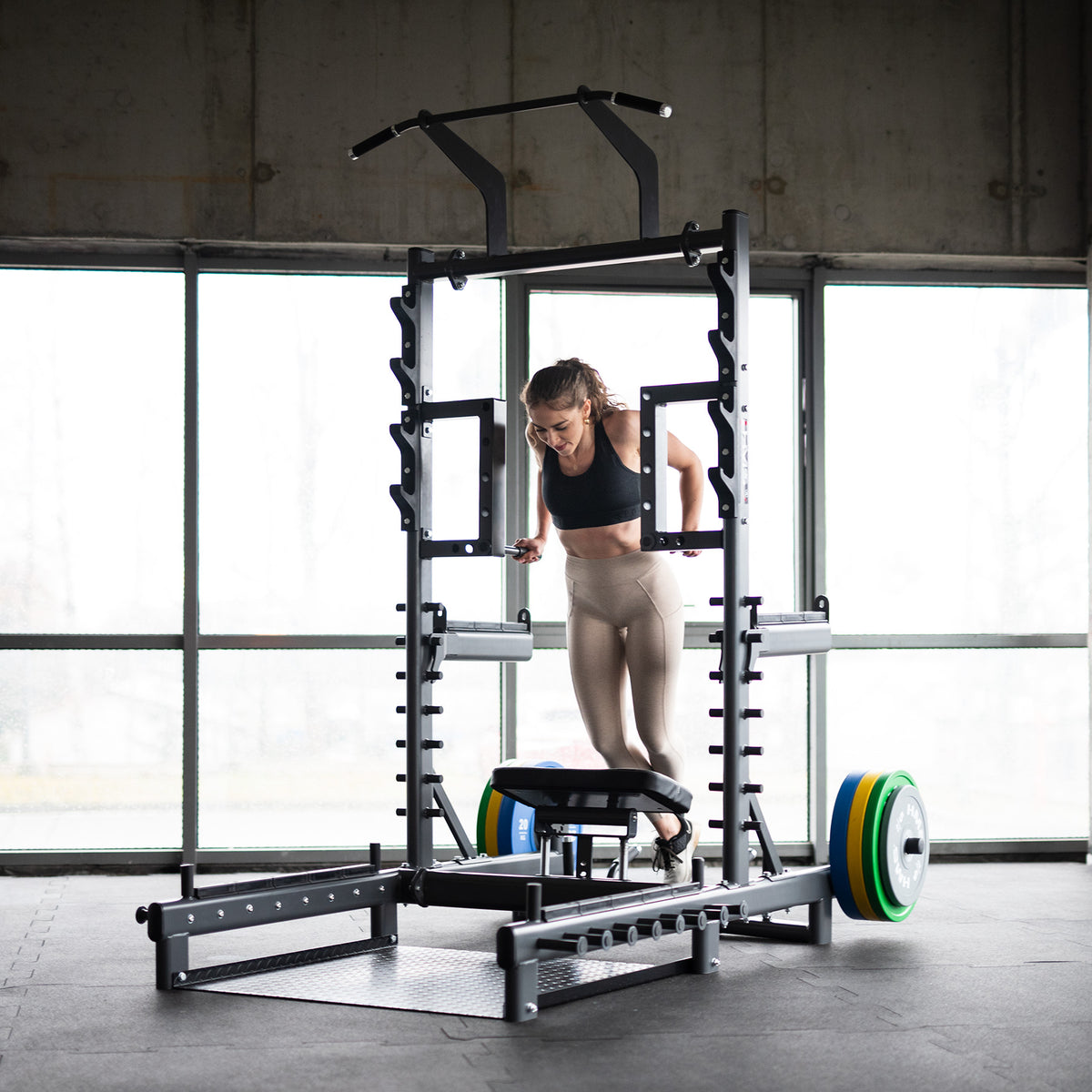Stojak multifunkcyjny z platformą do podnoszenia ciężarów i hip thrust commercial SMP01 Hms